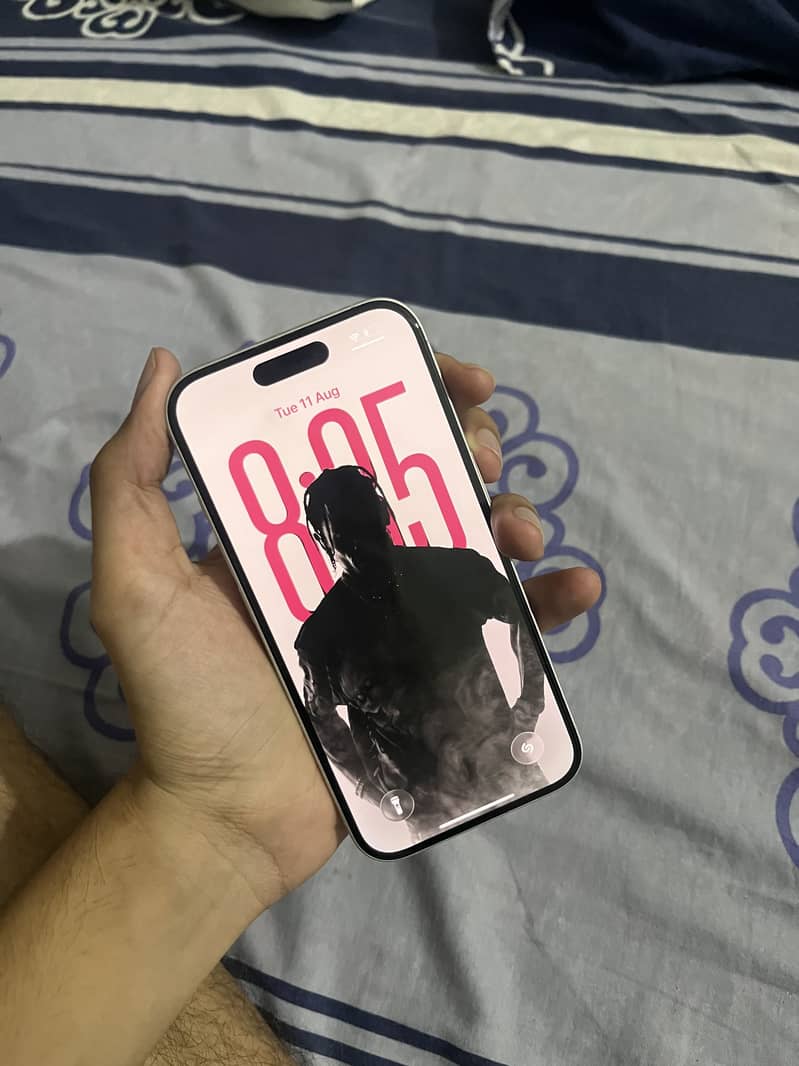 Apple iPhone 16 1