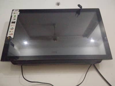 15inch 0324+8458410glass change minor crack only led good working