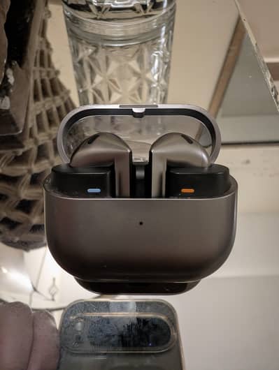 Samsung buds 3 Original  Without box Active noise cancellation