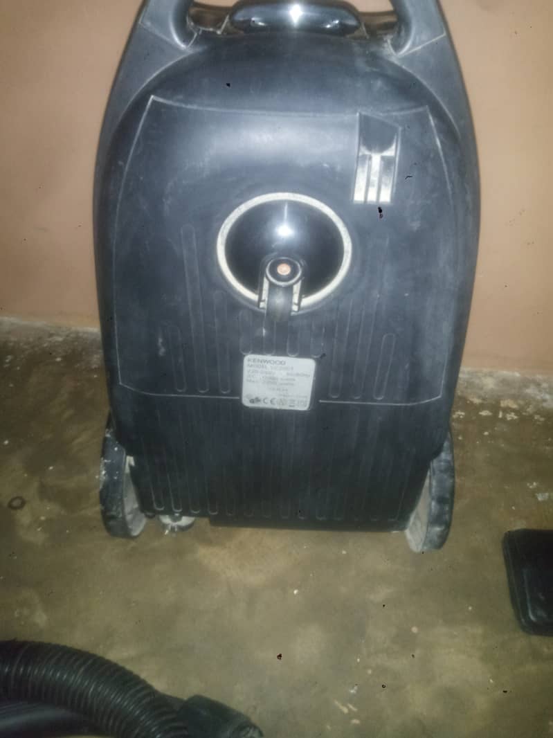 Vacuum cleaner 2