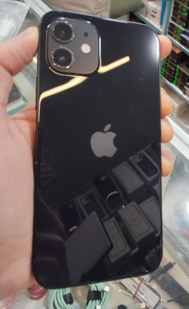 Apple iPhone 12 1