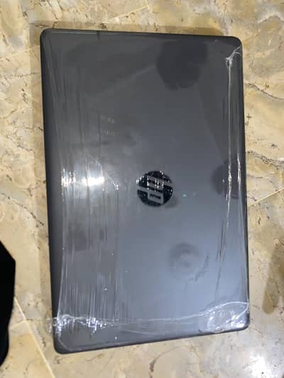 HP 5i 8th Gen – 8GB RAM / 256GB SSD