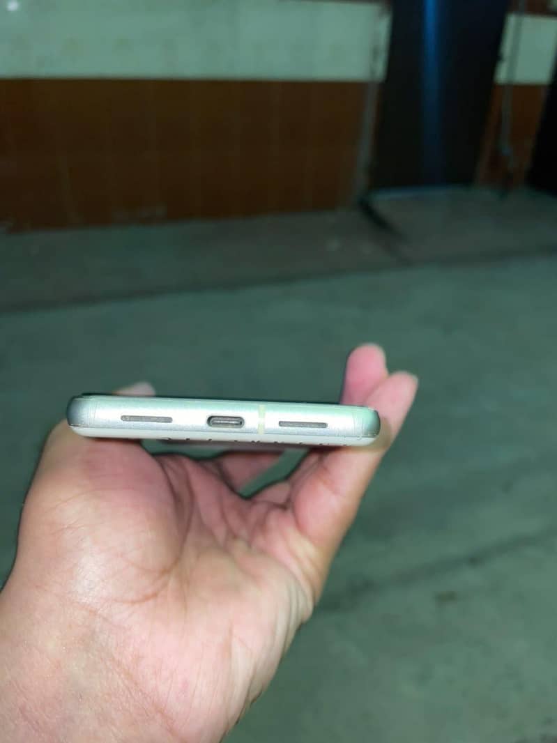 Google Pixel 7 4