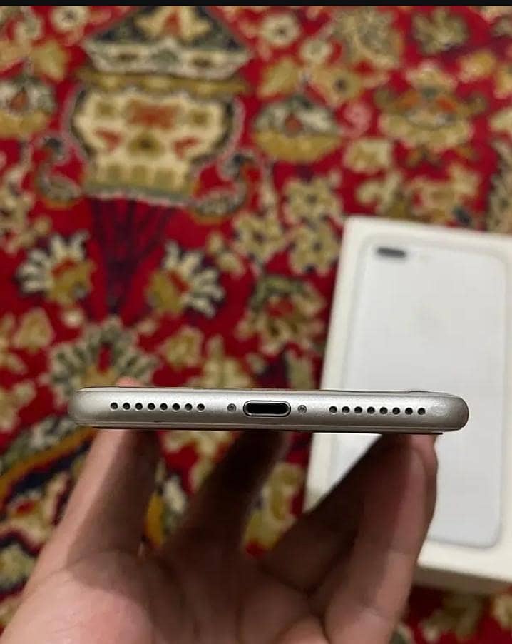 Apple iPhone 7 Plus 4