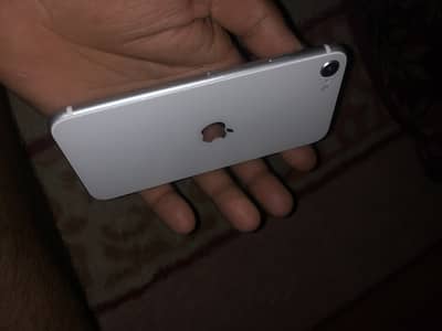 Apple iPhone SE 2020