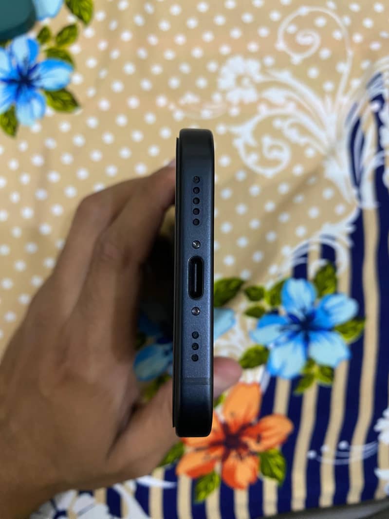 Apple iPhone 15 2