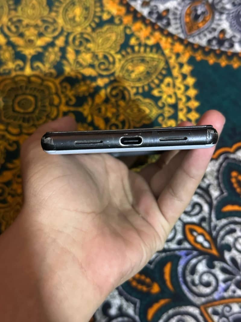 Google Pixel 6 4
