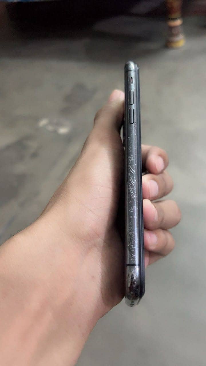 Apple iPhone X 2