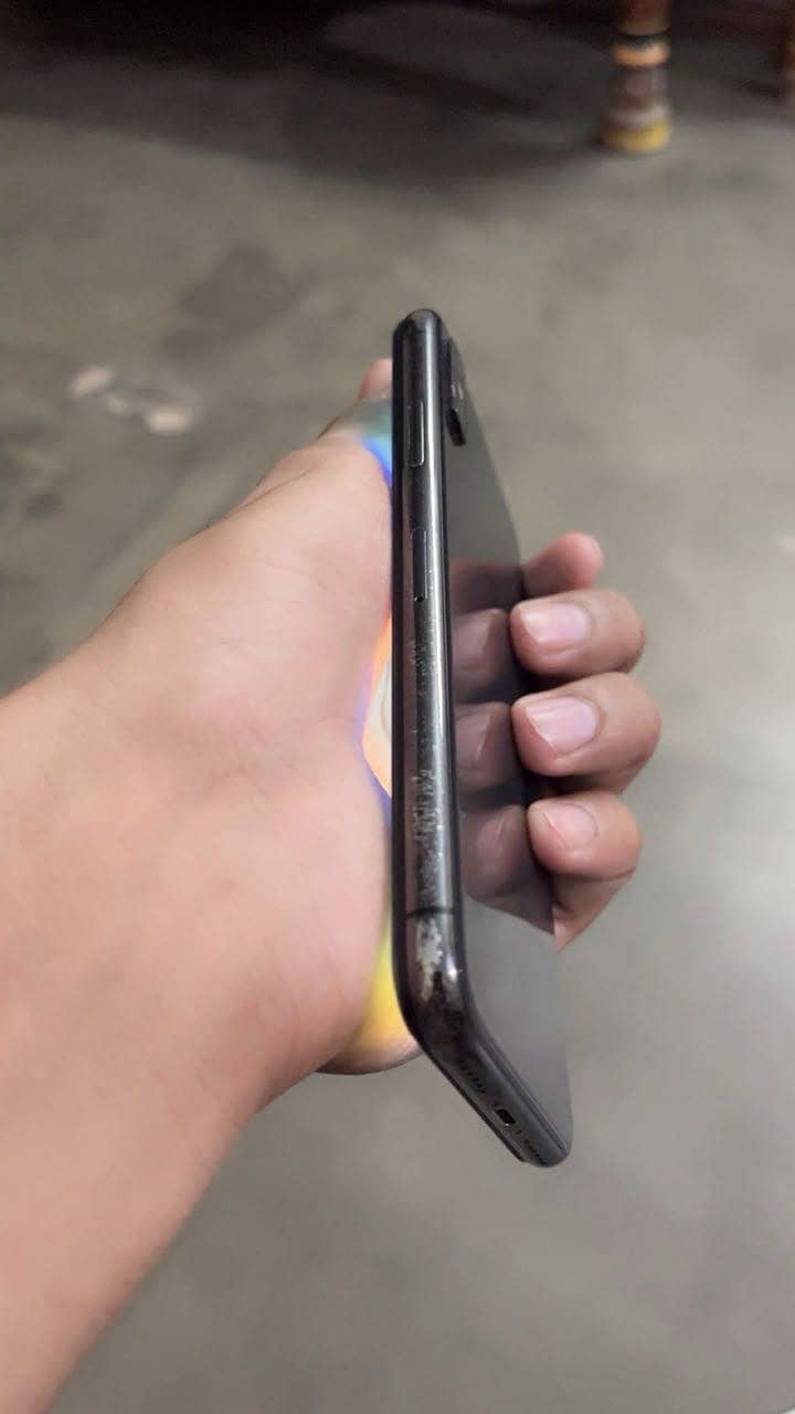 Apple iPhone X 3