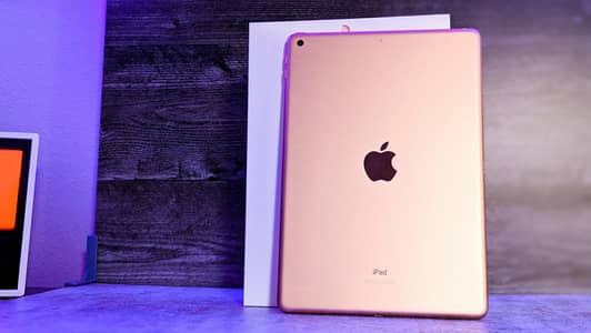 IPAD 8 Generation 32GB With Box
