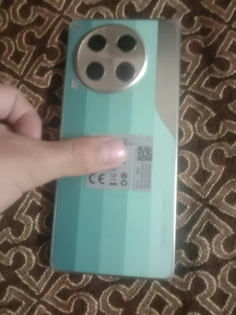 Tecno CAMON 30 0