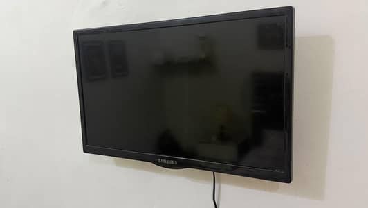 samsung lcd 24 inch for sale original condition .