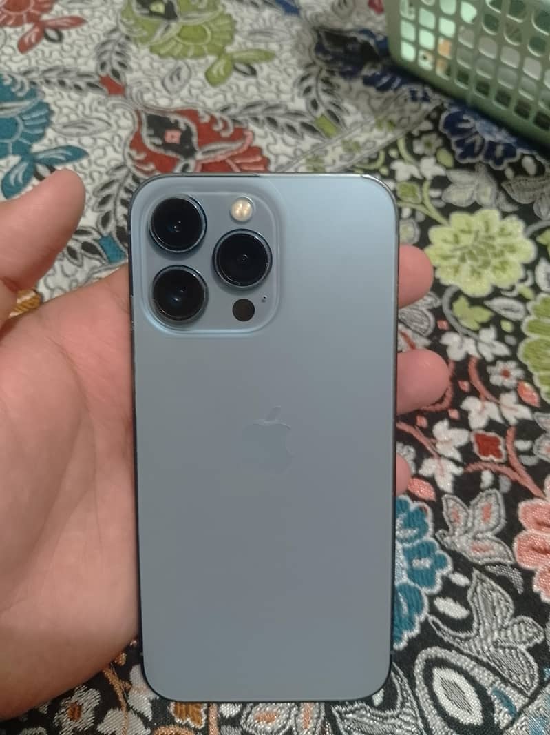 Apple iPhone 13 Pro 4