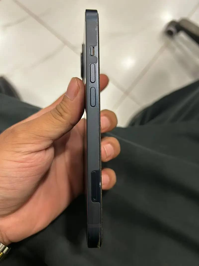 Apple iPhone 13 1