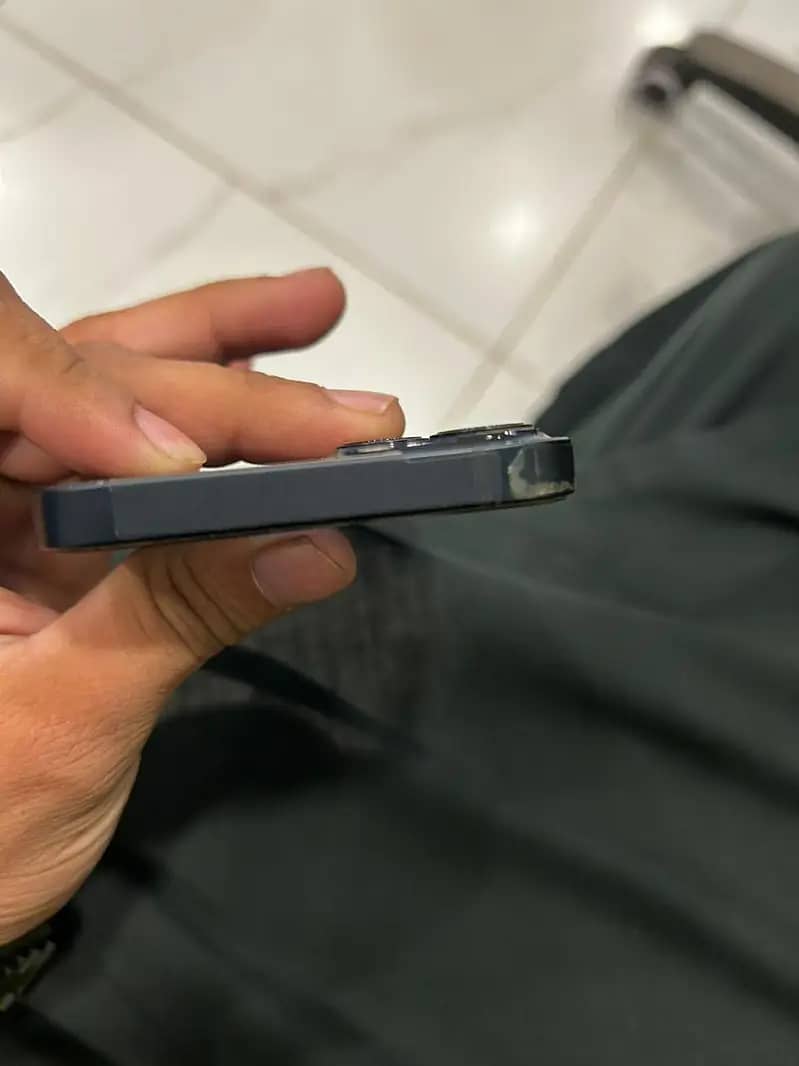 Apple iPhone 13 3
