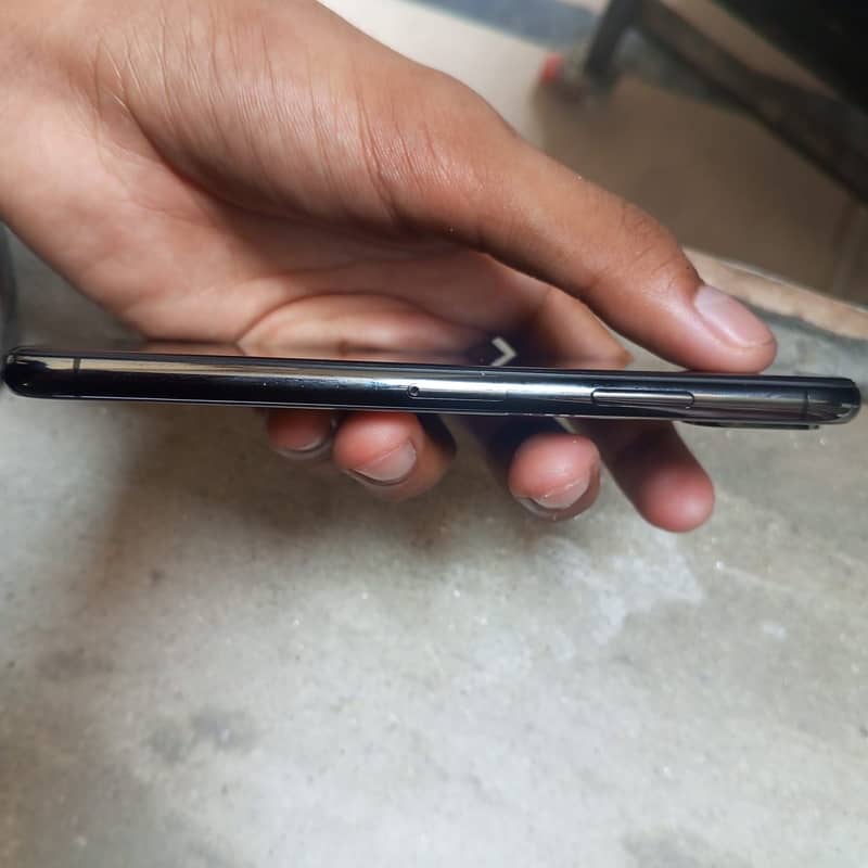 Apple iPhone X 6