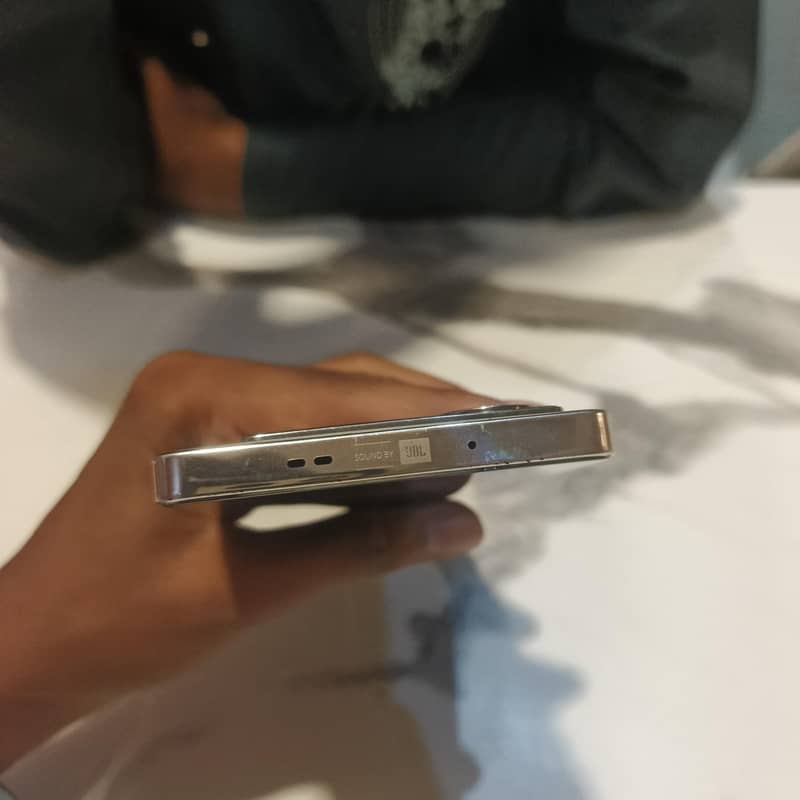 Infinix Note 40 4