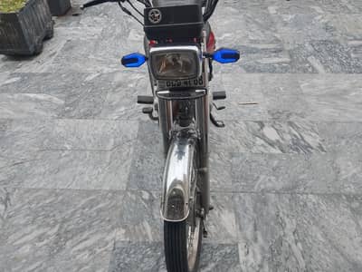 بائو میٹراوکے مل جائے گی  موٹرسائیکل صاف ستھری ہے میرے نام پہ ہے