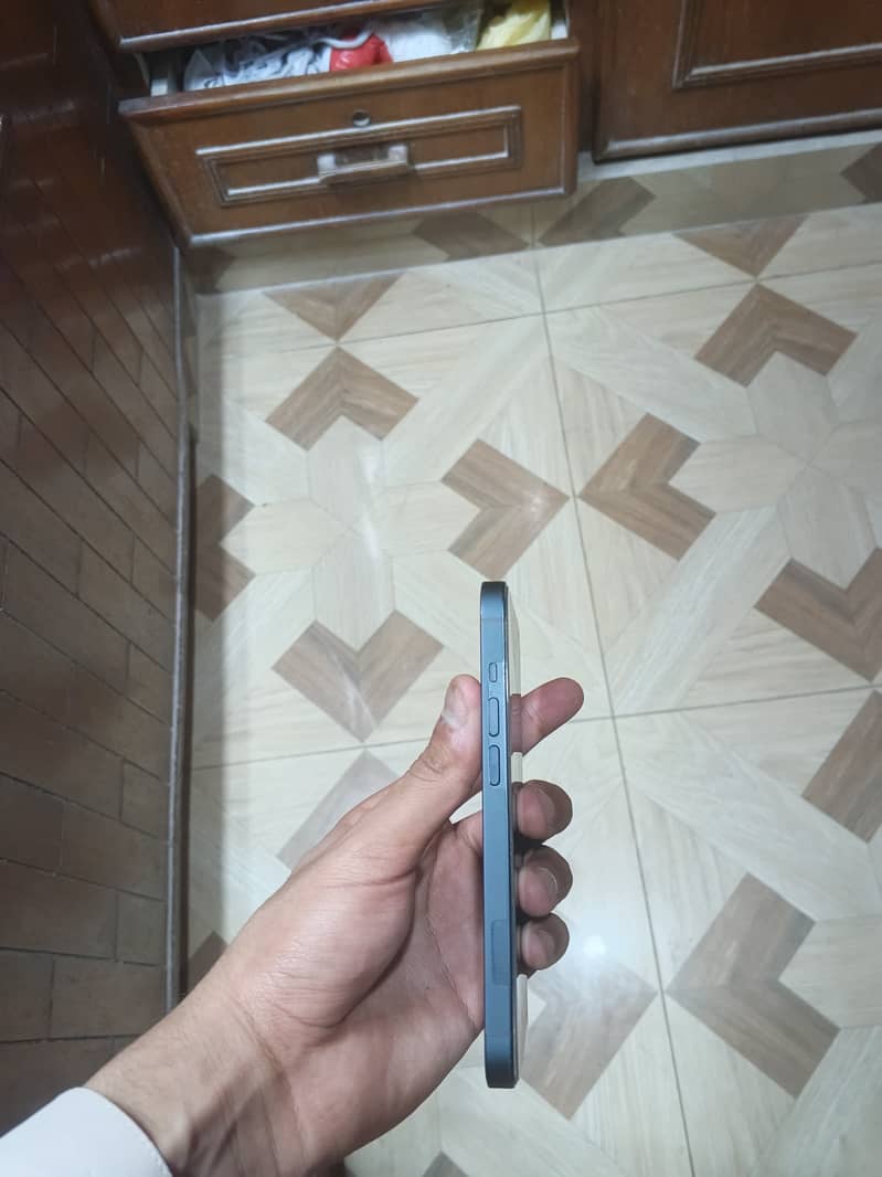 Apple iPhone 14 2