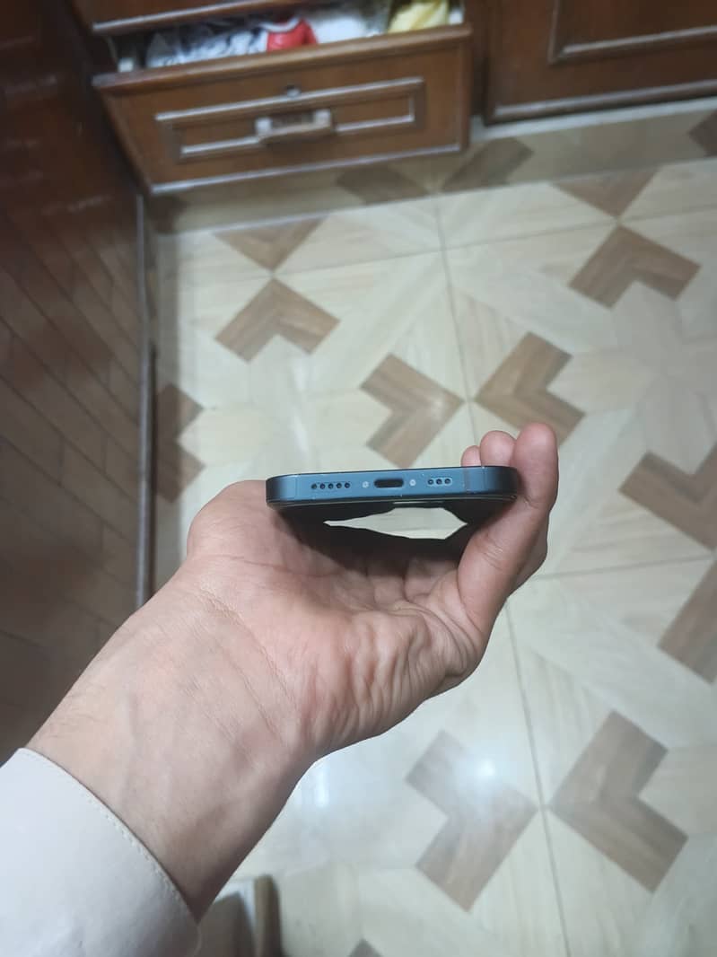 Apple iPhone 14 4