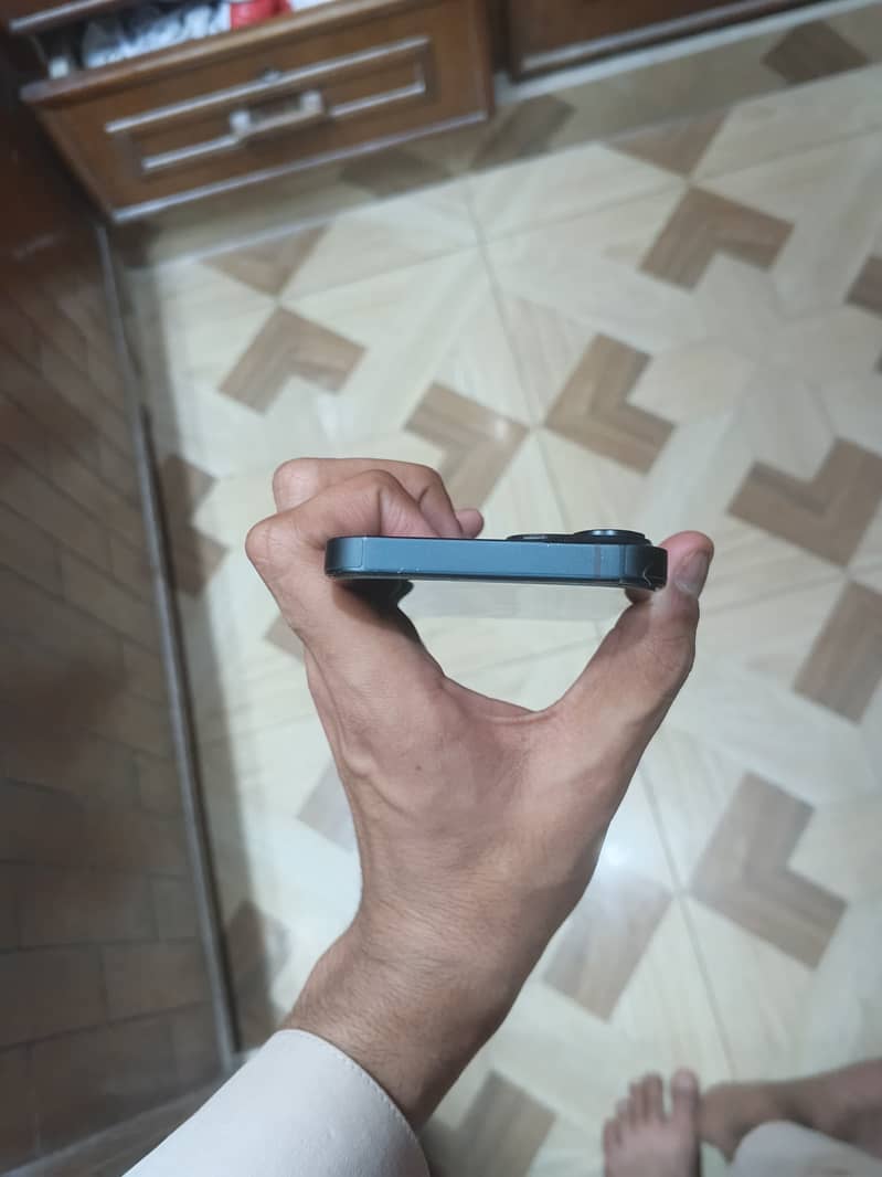 Apple iPhone 14 5