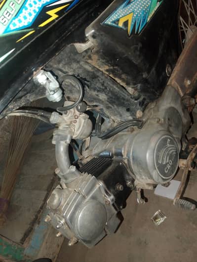 crown 18 model seld engine plz is num pe contact kraen 03161247011