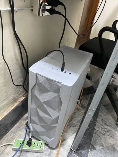 Gaming PC 15-18 months used, with 5 months graphic card warranty