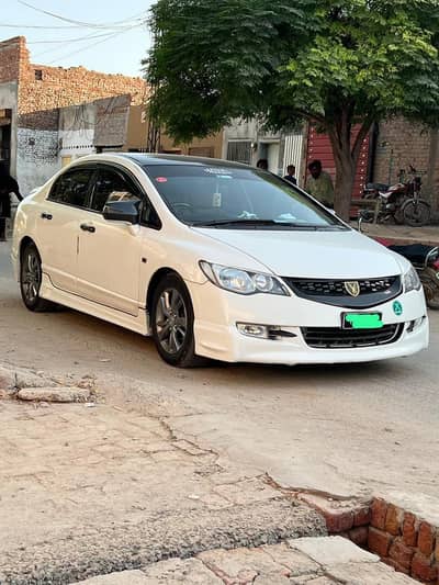 Honda Civic Prosmetic 2011 very good condition.