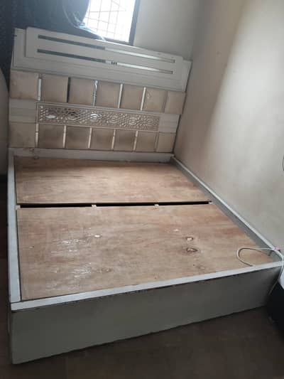 King size Bed for Sale. Urgent