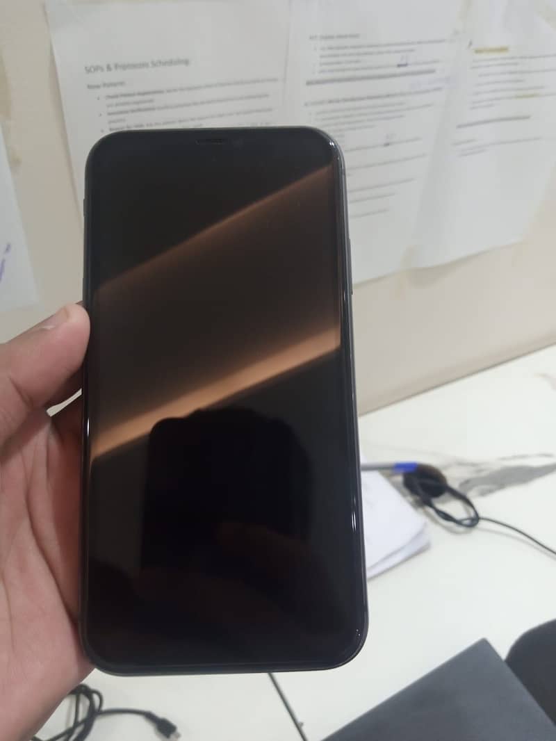Apple iPhone 11 3