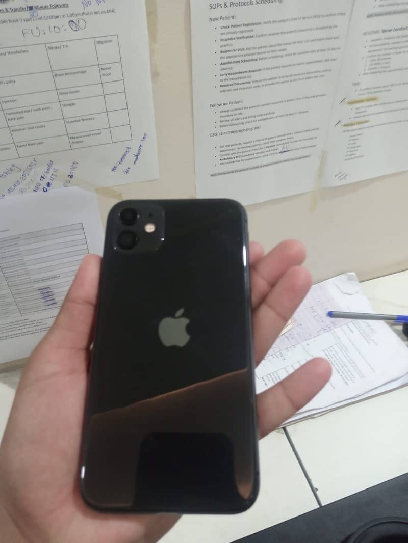 Apple iPhone 11 4