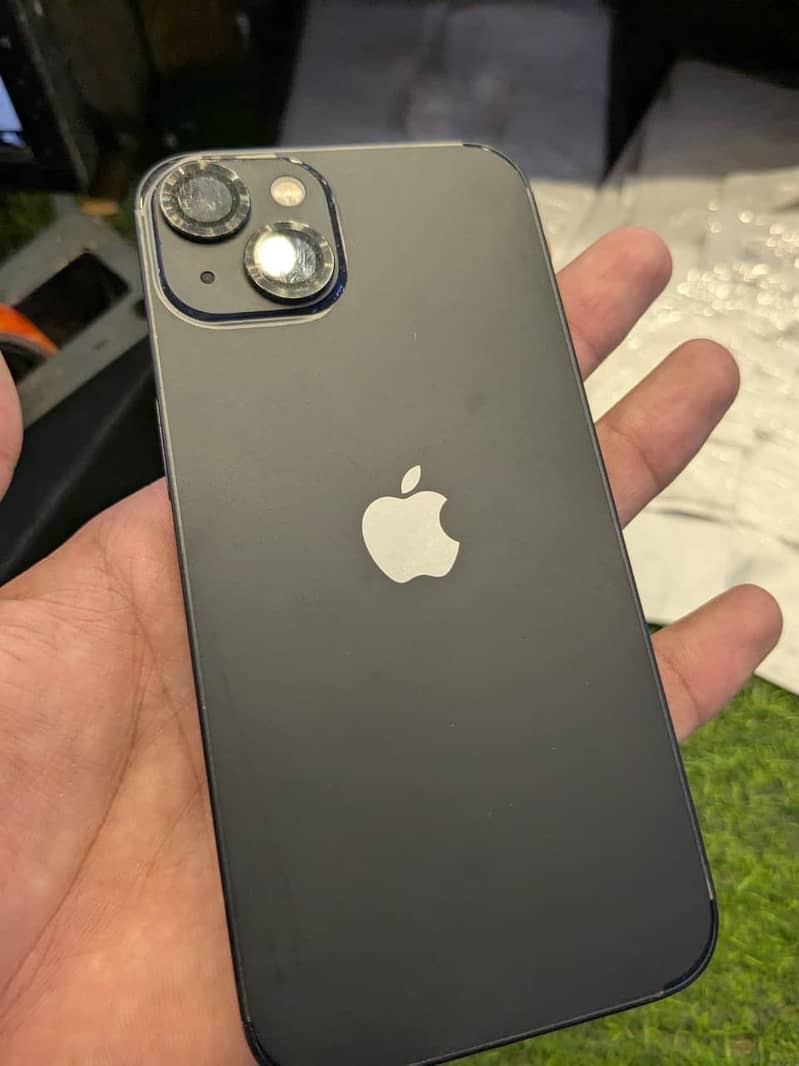 Apple iPhone 13 0