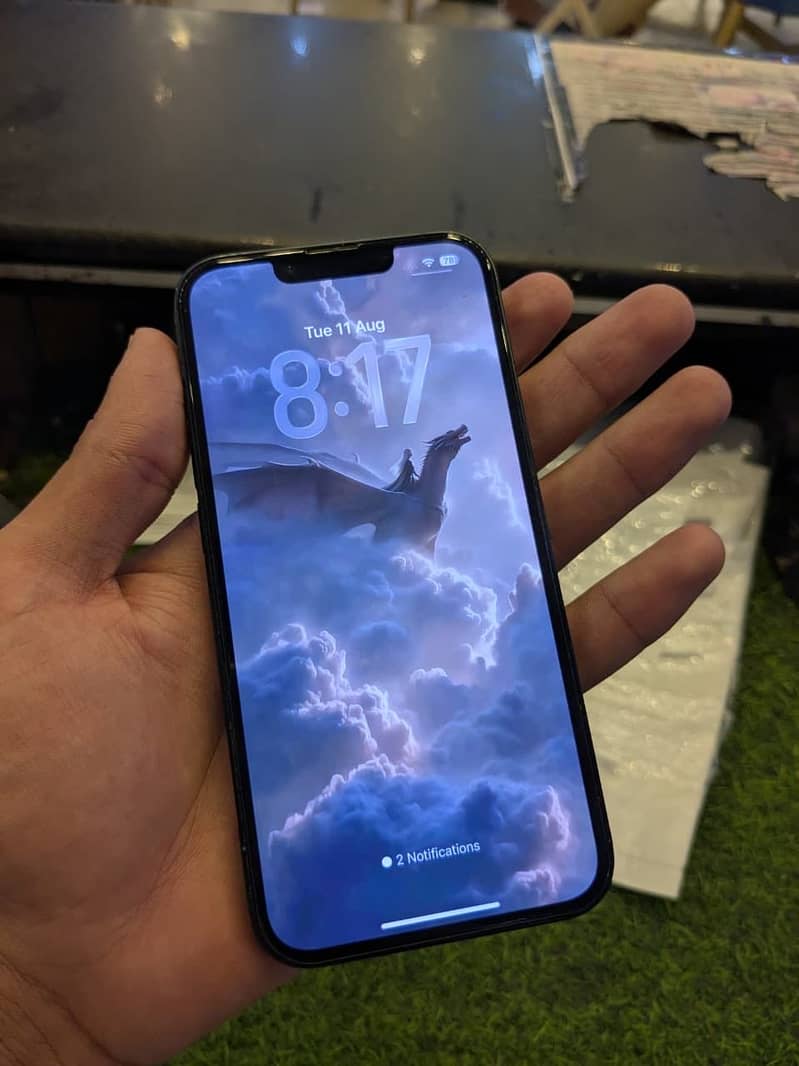 Apple iPhone 13 2
