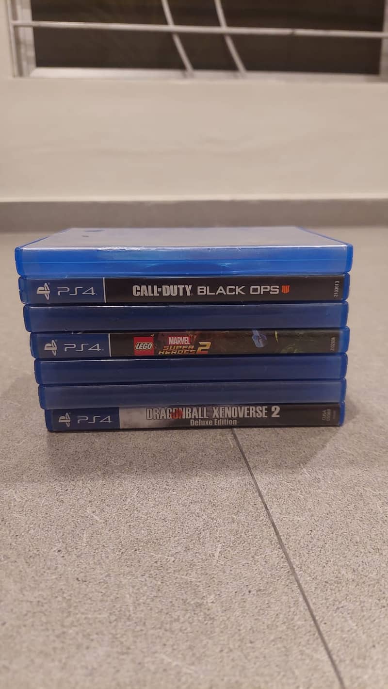 PS4 + Controller + 7 Games 2