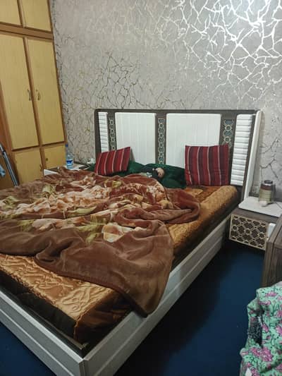 king Size bed and dressing table and sidies