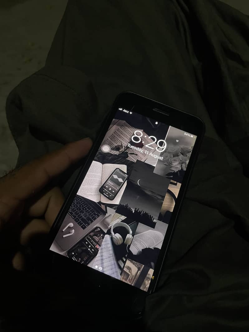 Apple iPhone 7 Plus 0