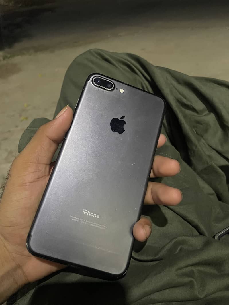 Apple iPhone 7 Plus 3