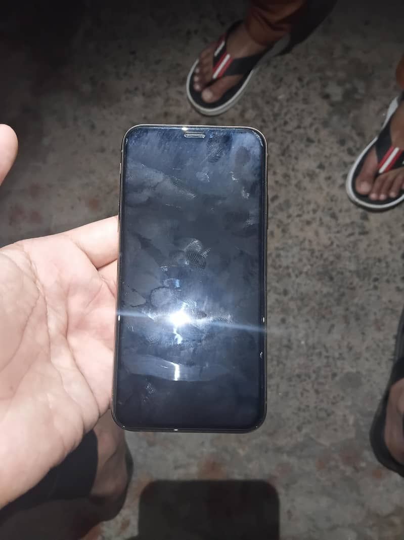 Apple iPhone XS 3