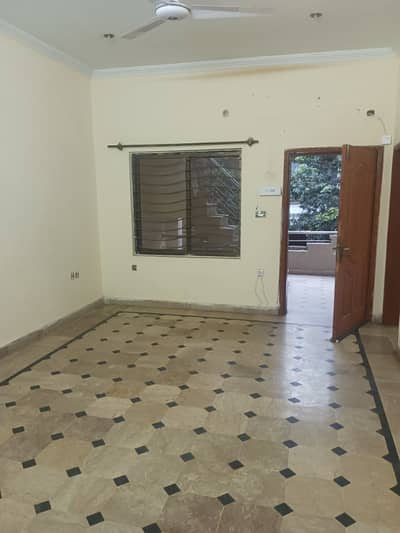 G-11 Size 5 Marla Upper Floor Portion For Rent