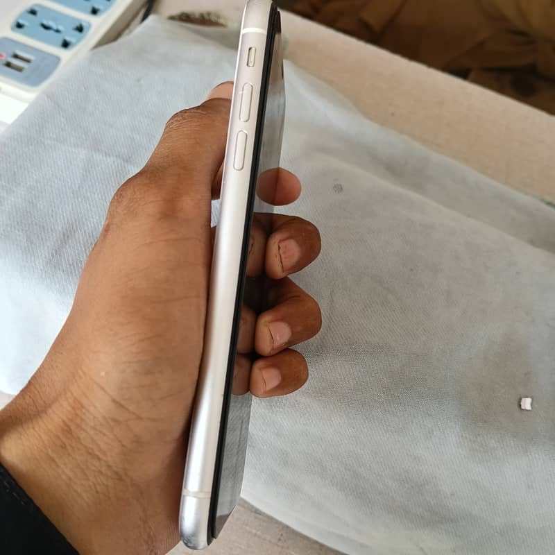 Iphone 11 4