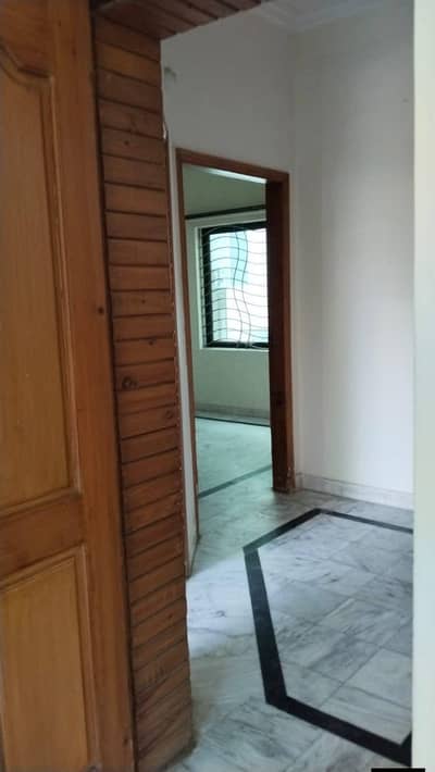 G-11 Size 4 Marla Upper Floor Portion For Rent