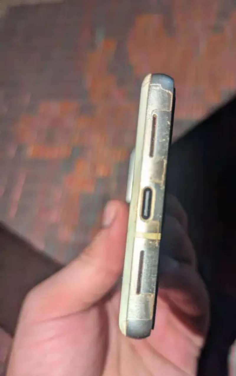 Google Pixel 7 4