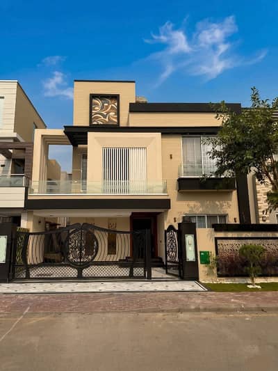 10 Marla Full House for Rent in Bahria Town Lahore | Prime Location