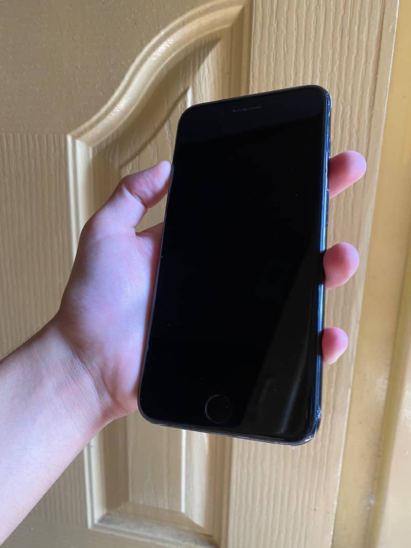 Apple iPhone 7 Plus 1