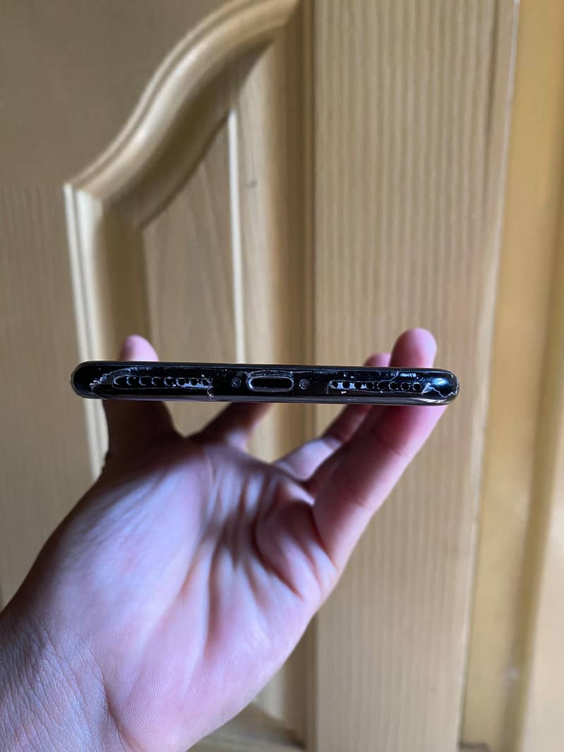 Apple iPhone 7 Plus 5