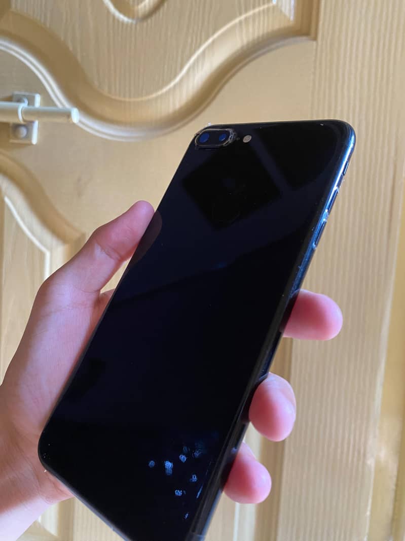 Apple iPhone 7 Plus 6
