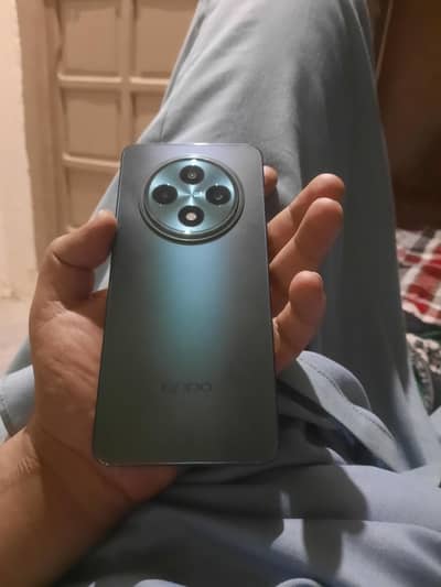 OPPO Reno12 F