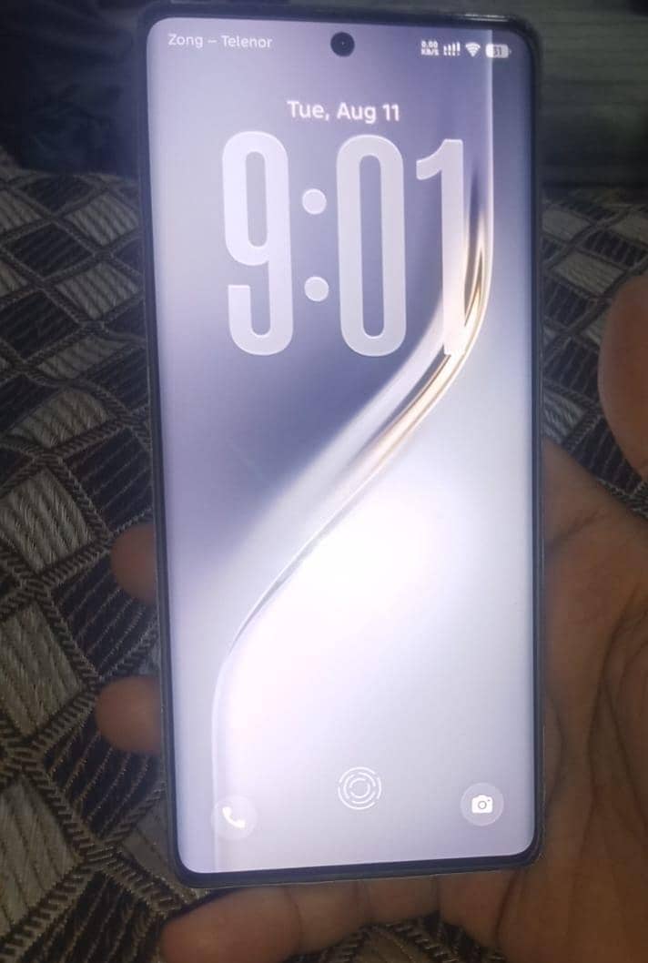 Tecno CAMON 40 Pro 0