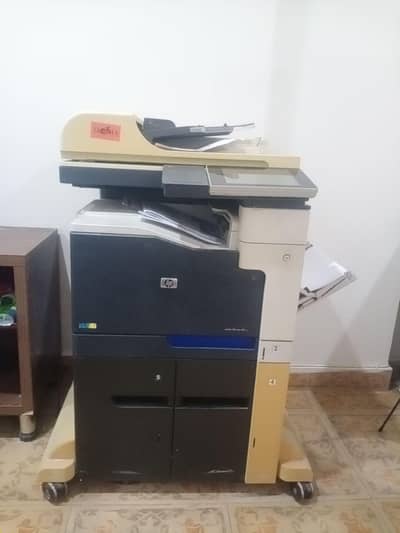 Used Colour machine hp775 A3 700 series in working condition