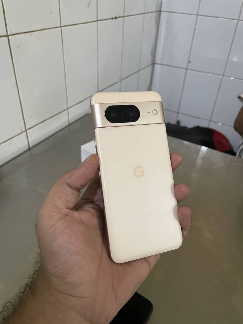 Google Pixel 8 1